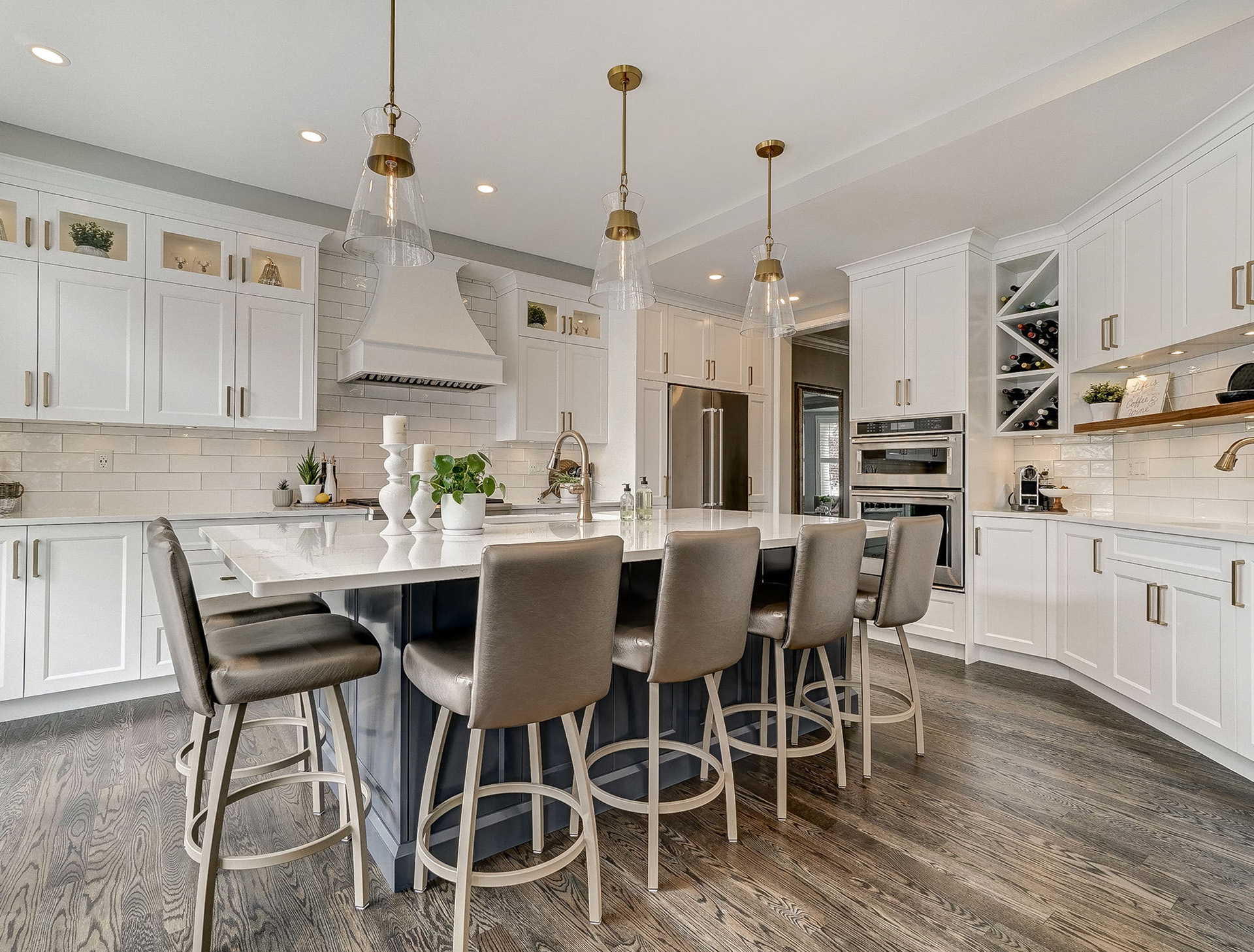 White and Beige kitchen design